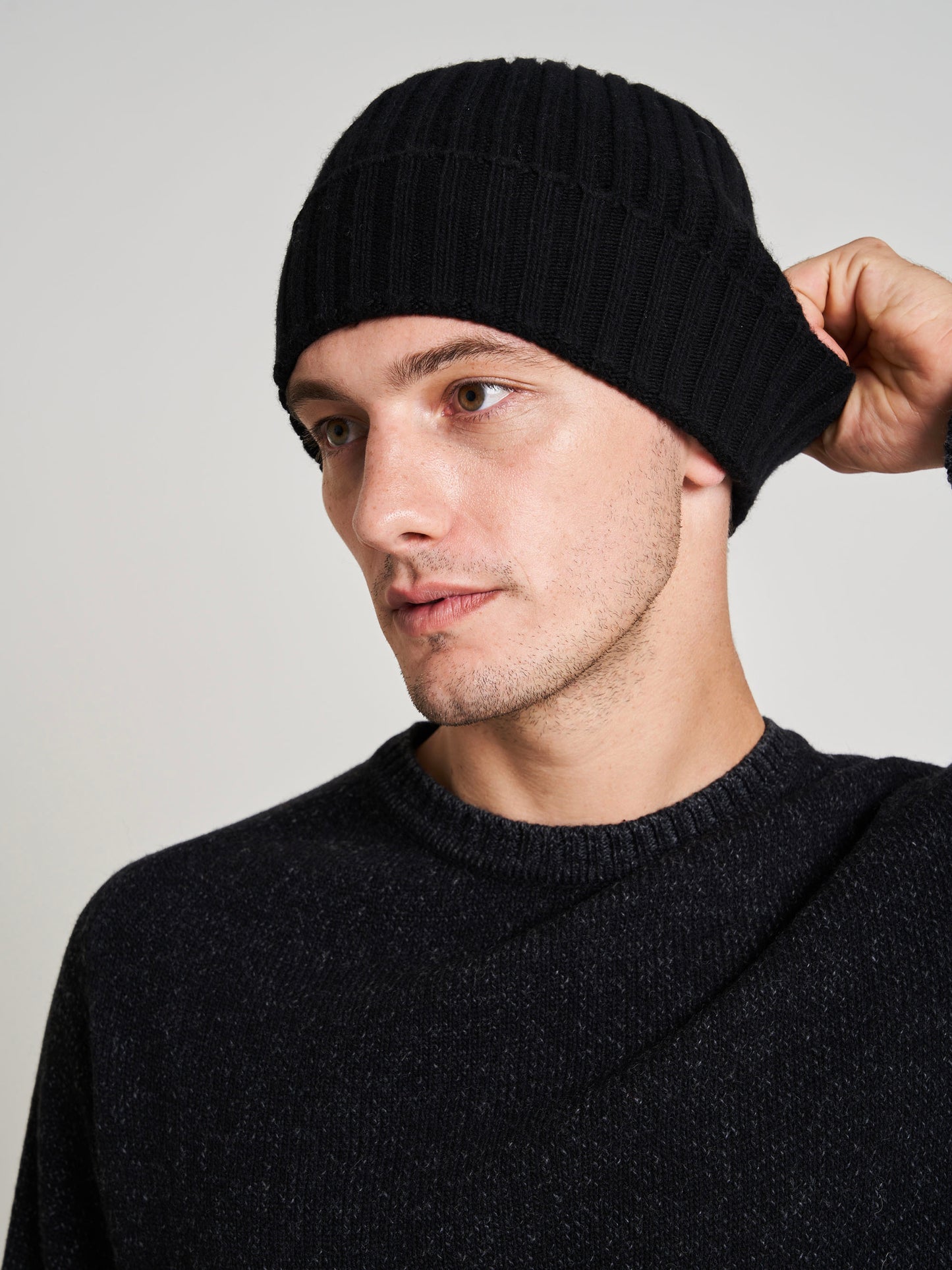 Berretto a coste in Cashmere